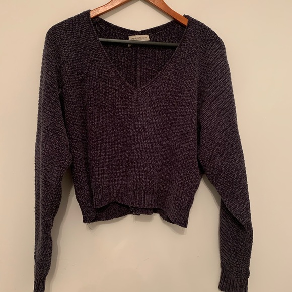 Urban Outfitters crop sweater - Picture 2 of 4